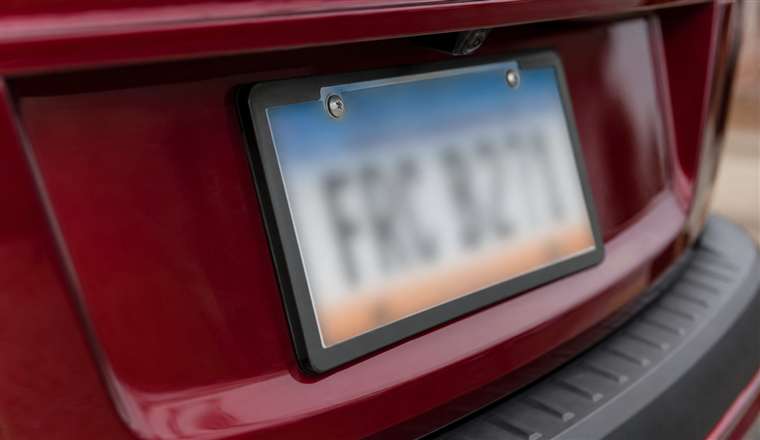 Placa veicular em close, modelo Mercosul